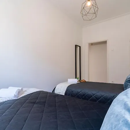 Host Wise - Comfy Minimalist Flat Apartman Porto
