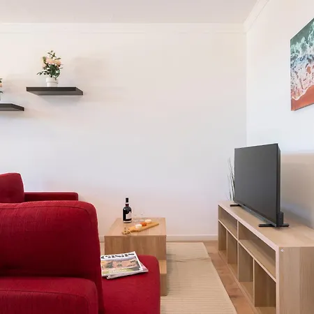 Apartman Host Wise - Comfy Minimalist Flat *