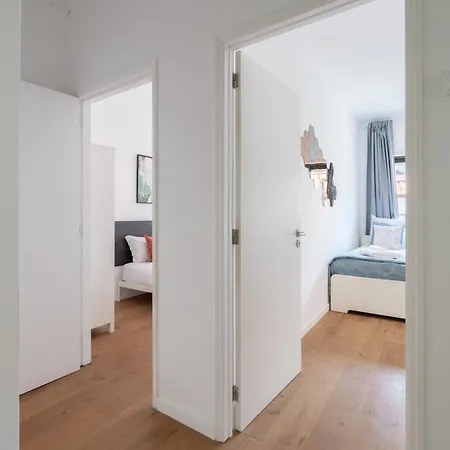 Host Wise - Comfy Minimalist Flat Appartement