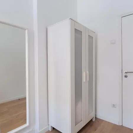Host Wise - Comfy Minimalist Flat Appartement Oporto