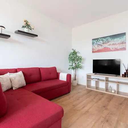 Host Wise - Comfy Minimalist Flat * Oporto