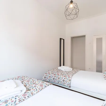 Host Wise - Comfy Minimalist Flat *