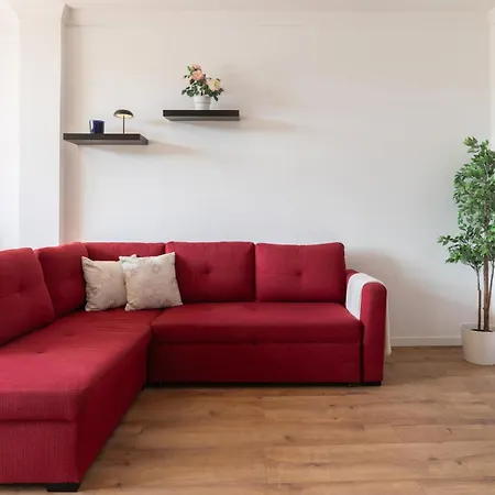 Host Wise - Comfy Minimalist Flat Oporto