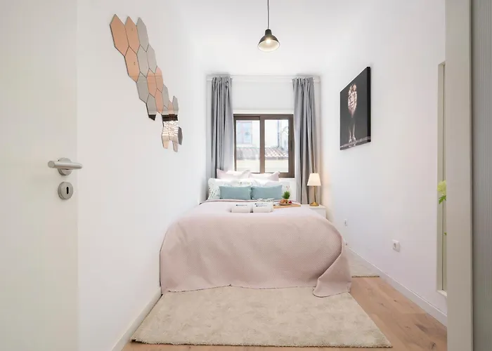 Host Wise - Comfy Minimalist Flat * Porto