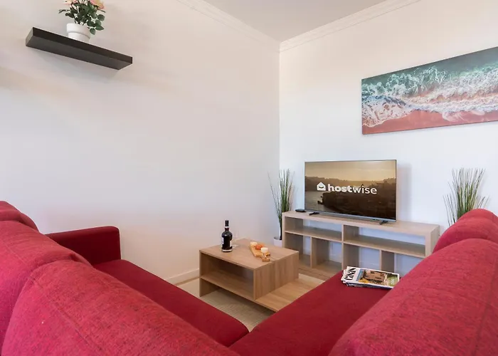 Host Wise - Comfy Minimalist Flat * Porto