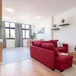 Host Wise - Comfy Minimalist Flat Oporto