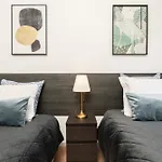 Lägenhet Host Wise - Comfy Minimalist Flat