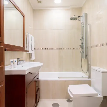 アパート Host Wise - Comfy Minimalist Flat