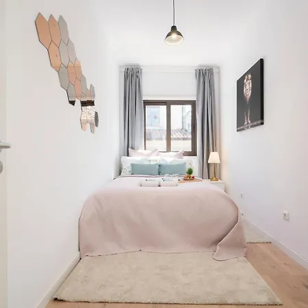 Host Wise - Comfy Minimalist Flat * ポルト