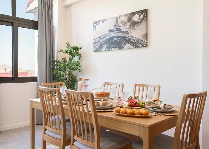 Host Wise - Comfy Minimalist Flat Appartement