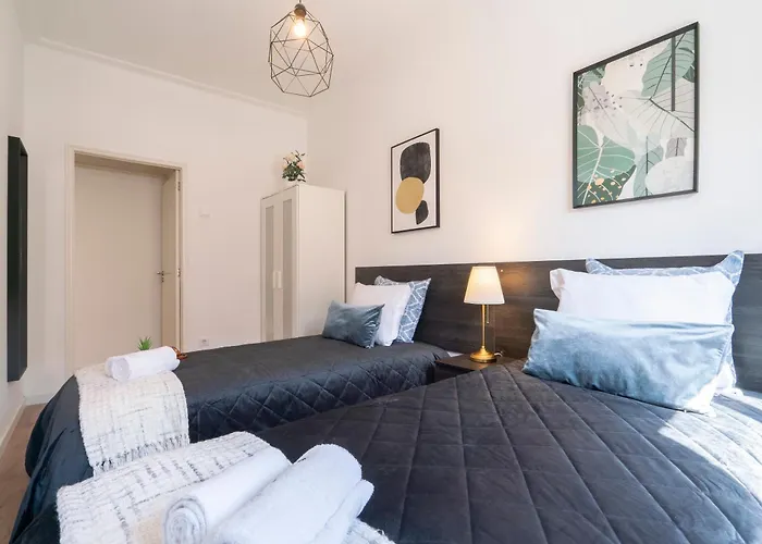 Host Wise - Comfy Minimalist Flat * Oporto