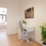 Host Wise - Comfy Minimalist Flat